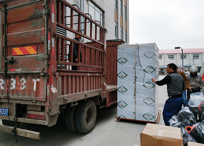 源源飲品廠風淋室發(fā)貨現(xiàn)場