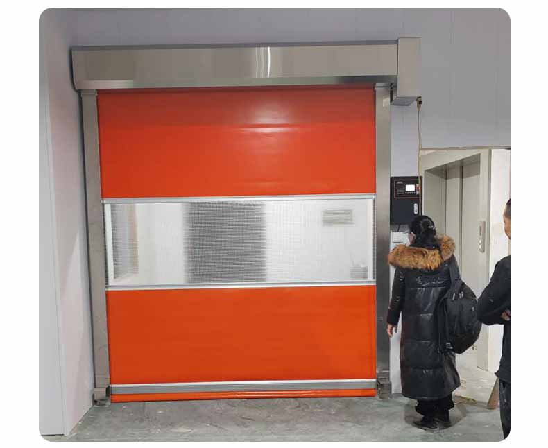 快速卷簾門風(fēng)淋室安裝2