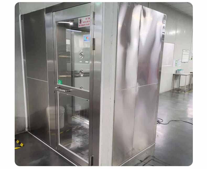 L轉(zhuǎn)角風(fēng)淋室安裝2