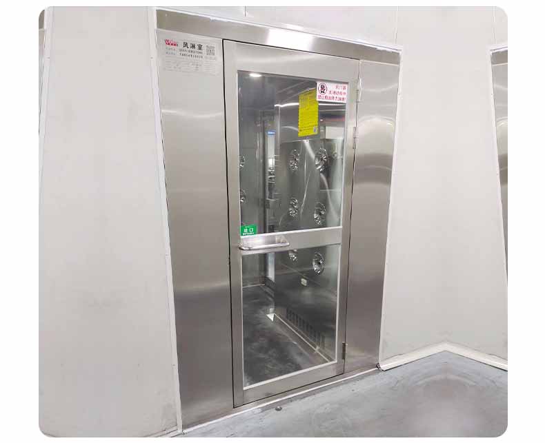 L轉(zhuǎn)角風(fēng)淋室安裝3